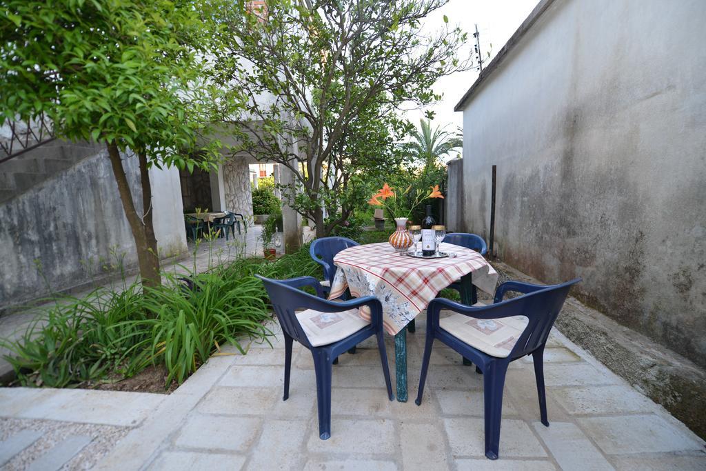 Apartments Simonovic Tivat Exteriör bild